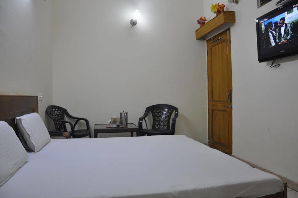 Oyo 4601 City Plaza Mohali Luaran gambar